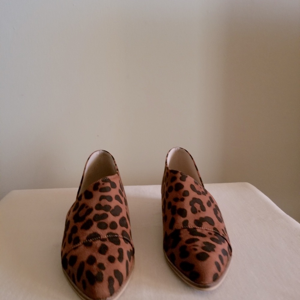 Beast Womens Leopard Print Flat.  Sz 5.5